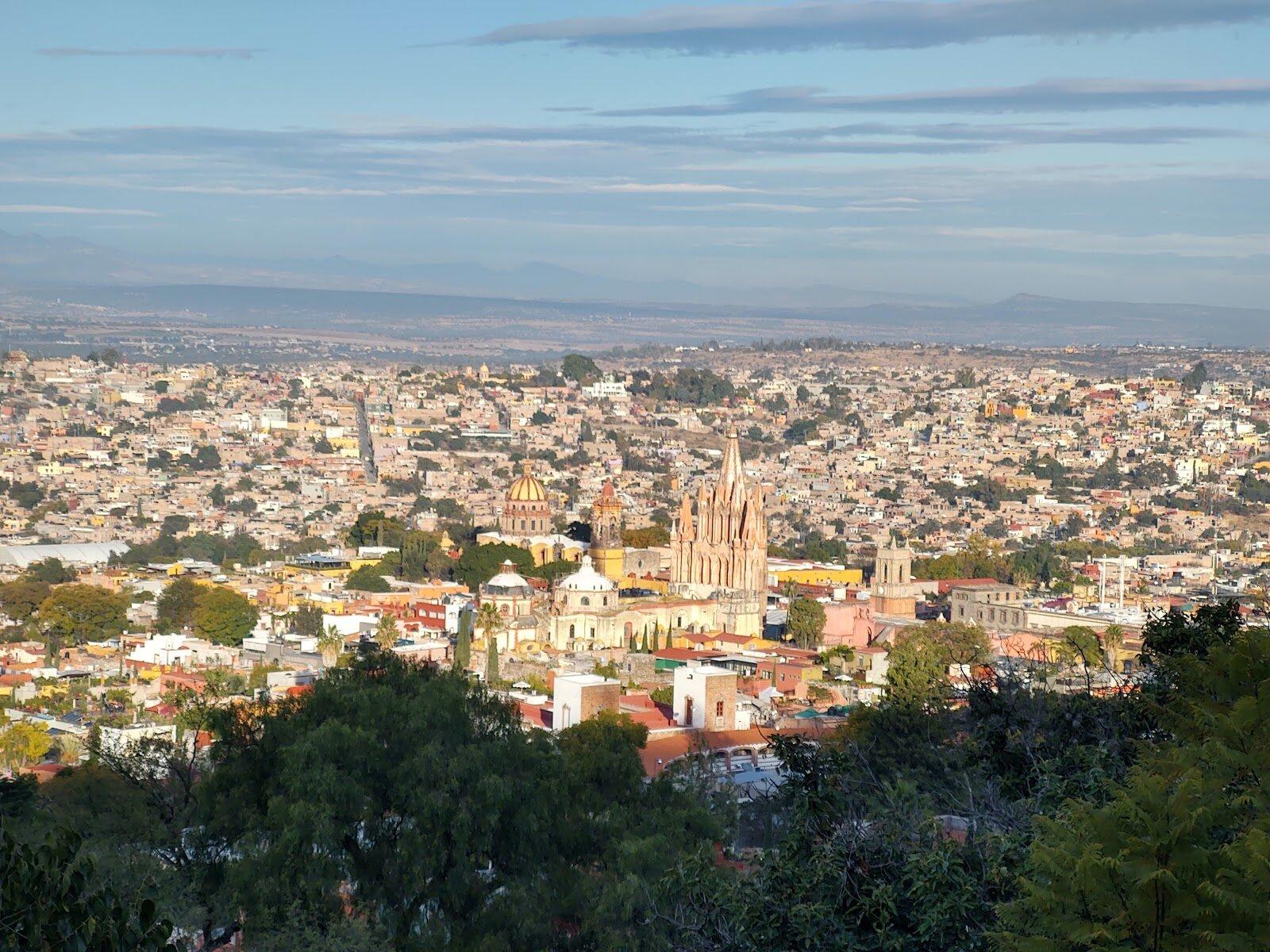 Khung cảnh thành phố nhìn từ El Mirador (Ảnh: Internet)