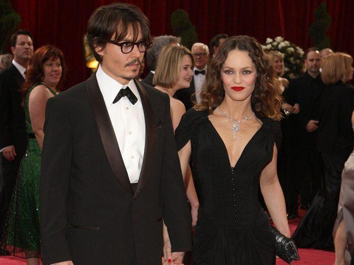 Johnny Depp kết thúc mối quan hệ với Vanessa Paradis (Nguồn: Internet)