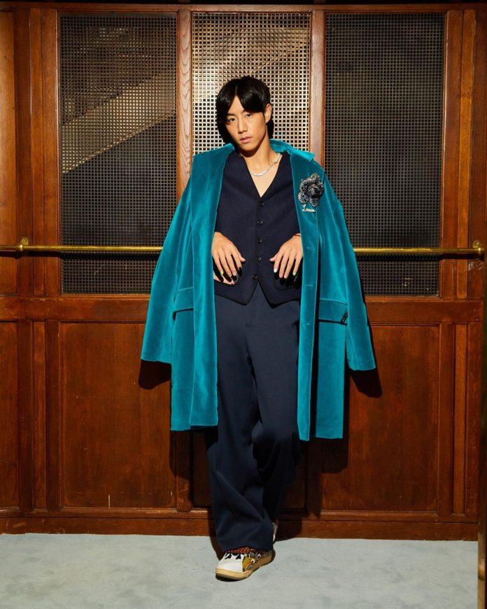 Mark Tuan xuất hiện với bộ trang phục sang trọng tại show diễn của Lanvin. (Ảnh: Internet).