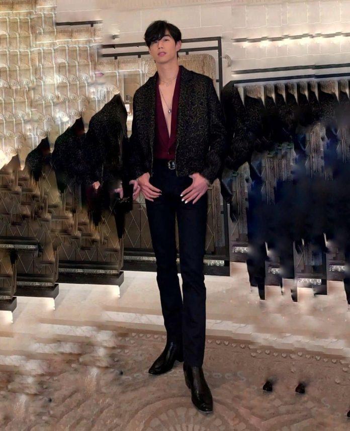 Toàn cảnh bộ trang phục mà Mark Tuan (GOT7) đã mặc trong Tuần lễ thời trang Paris (Nguồn: Internet)