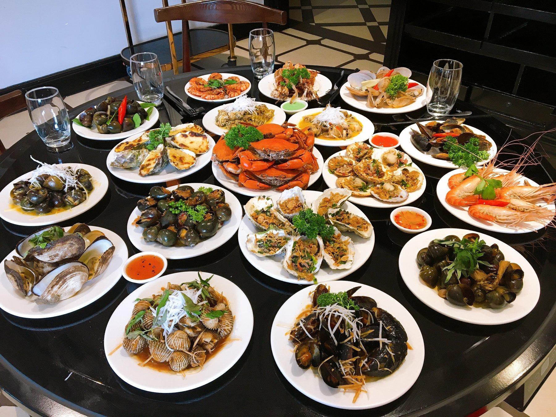 Các món ăn tại Nhà hàng buffet Sen (Ảnh Internet)