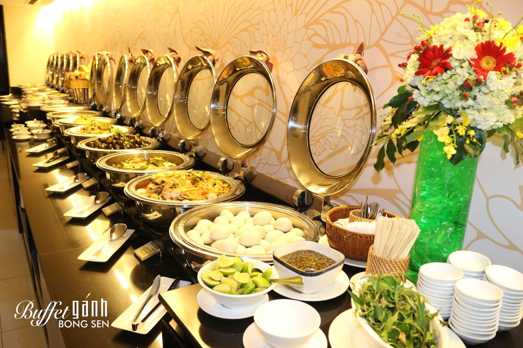 Các món ăn khác tại Buffet Gánh Bông Sen (Ảnh Buffet Gánh Bông Sen)