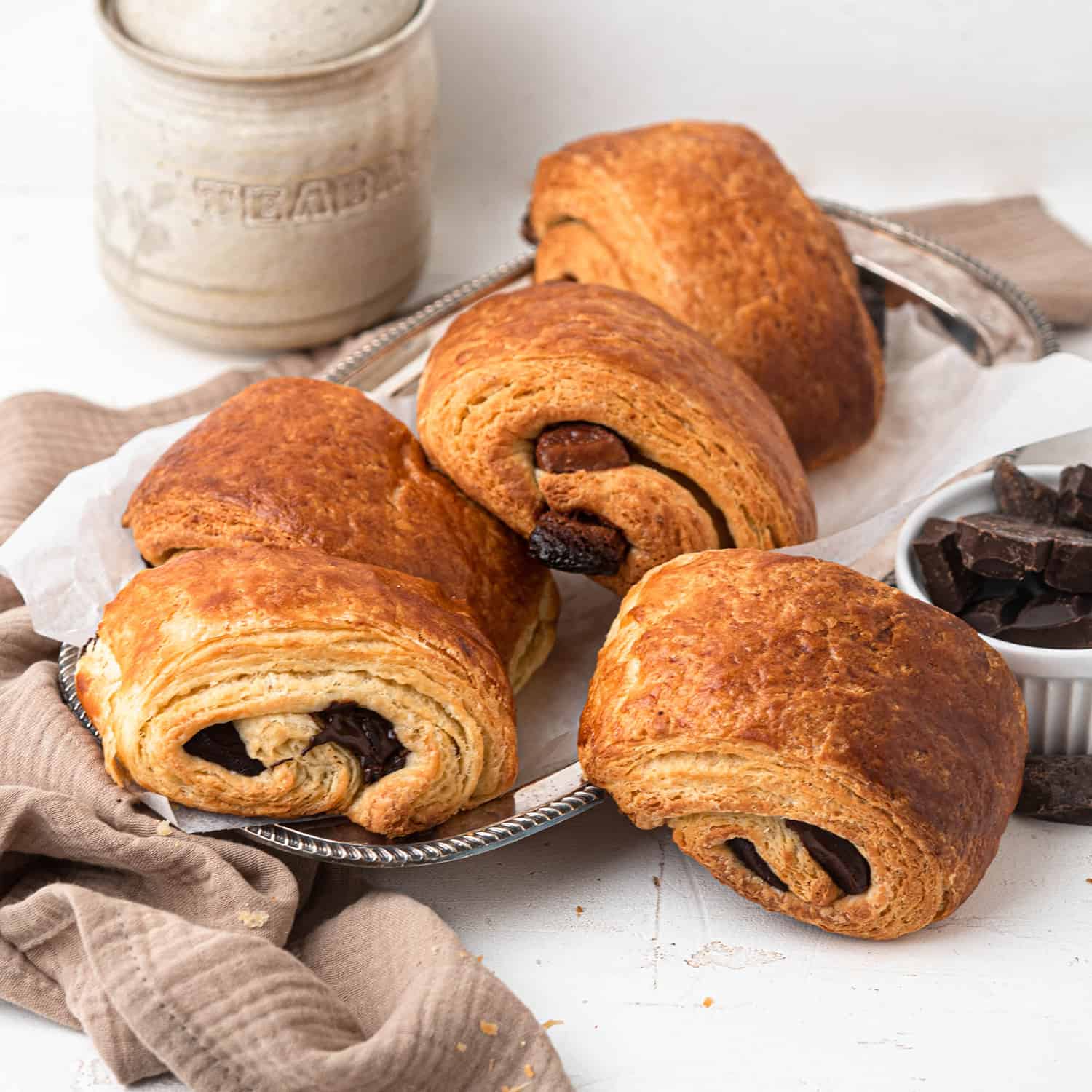 Sự tơi xốp của bánh Pain au Chocolat (Ảnh: Internet)