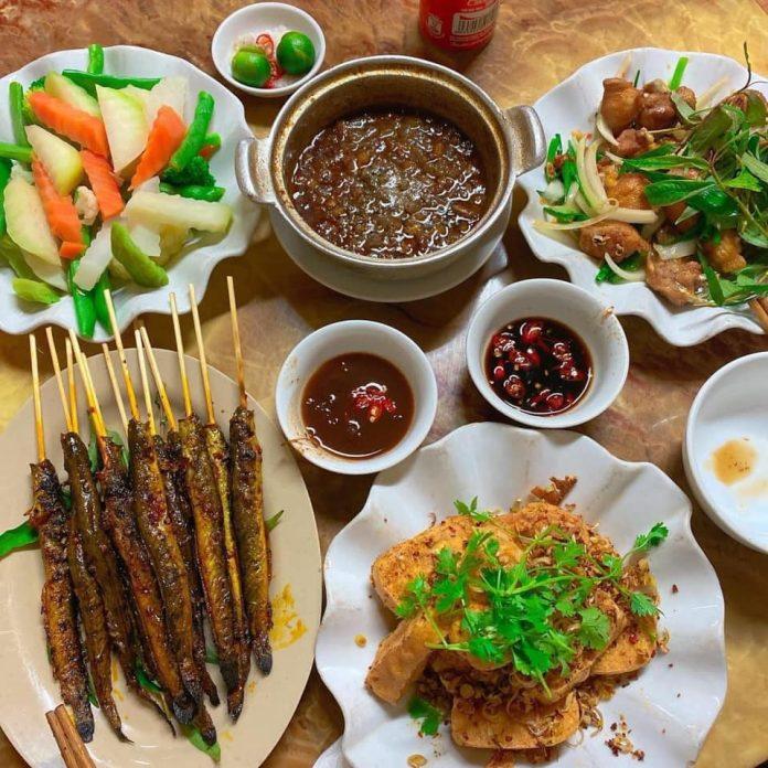 Một bàn đồ ăn đậm vị Sài Gòn (Nguồn: Internet)