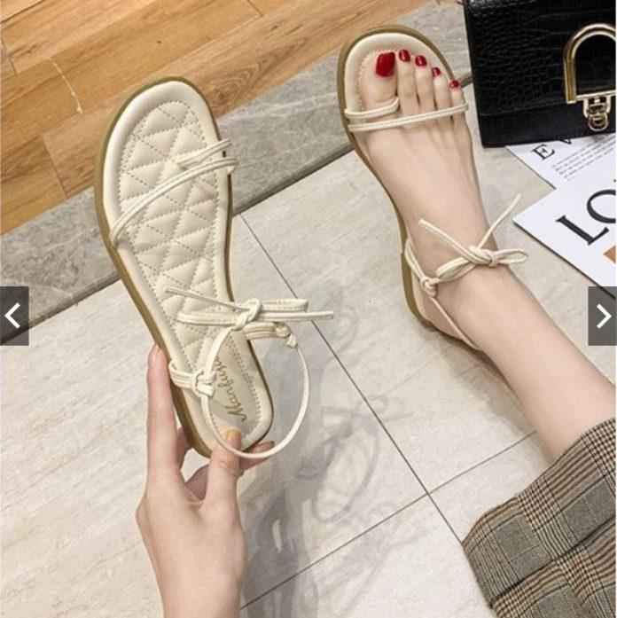 Sandal xỏ ngón quai ngang mảnh tại Tiệm của Xoài (Nguồn: Tiệm của Xoài)