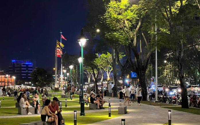 Công viên bến Bạch Đằng về đêm. (Ảnh: Internet) Công viên bến Bạch Đằng về đêm. (Ảnh: Internet)