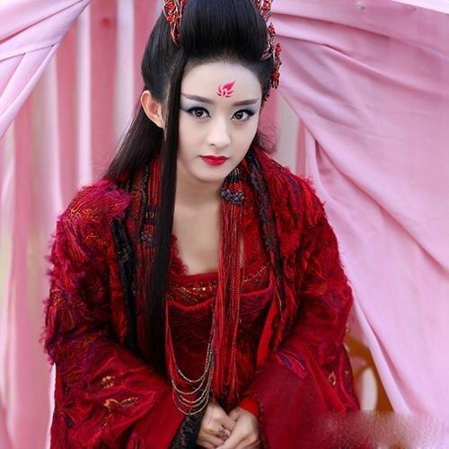 Hoá “Yêu Thần” trong bộ phim đình đám Hoa Thiên Cốt (Ảnh: Internet)