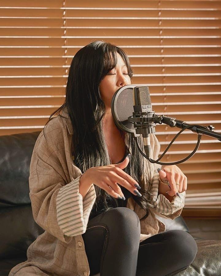 Giọng của cô là sự pha trộn giữa Rihanna và Alicia Keys với chất giọng khàn đặc trưng (Nguồn: Internet)