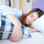 Phụ nữ ngủ nhiều hơn vài phút so với nam giới (Ảnh: Internet).