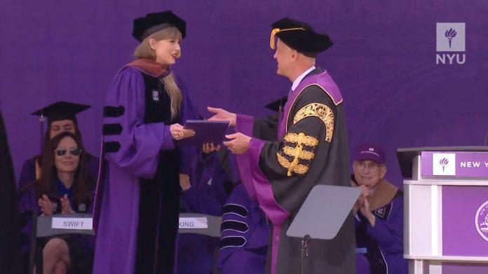 Tiến sĩ Taylor Alison Swift nhận bằng danh dự từ NYU (ảnh: Internet)