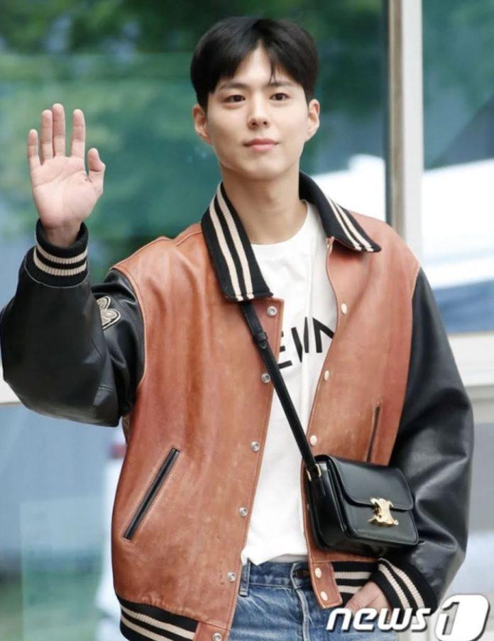 Cùng người bạn thân Park Bo Gum đến Pháp tham dự CELINE show (Ảnh: Internet)
