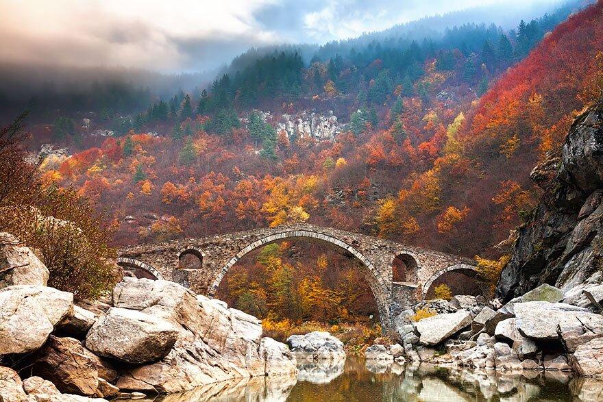 Cây cầu Devil's Bridge ở Rhodope Mountains, Bulgaria (Nguồn: Internet)