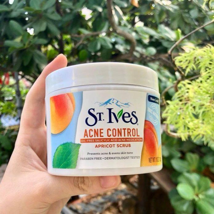 Tẩy tế bào chết St.Ives Ance Control Apricot Scrub (Ảnh: Internet)