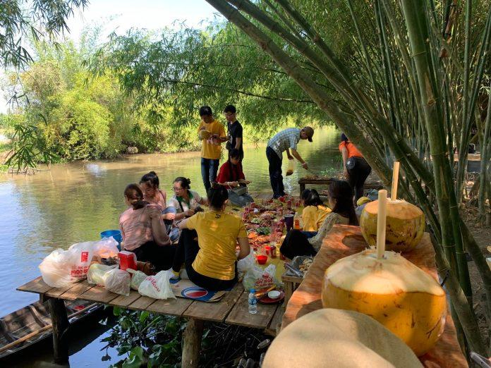 Tiệc dã ngoại ở Bamboo Garden (Ảnh: Bamboo Graden)