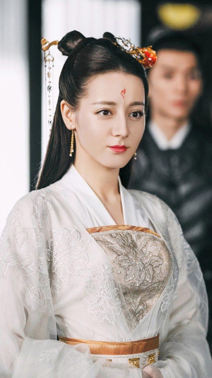 Một trong những vai diễn để đời của mỹ nữ Tân Cương - Bạch Phượng Cửu (nguồn: internet)