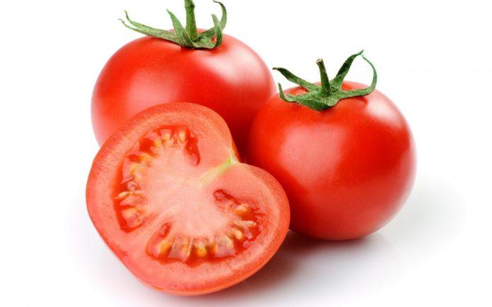 Nguyên liệu dễ kiếm, dễ tìm - cà chua(Nguồn: Internet)