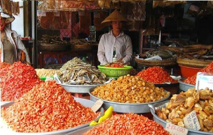 Hải sản khô được bày bán rất nhiều ở chợ tại Phú Quốc - Ảnh: internet