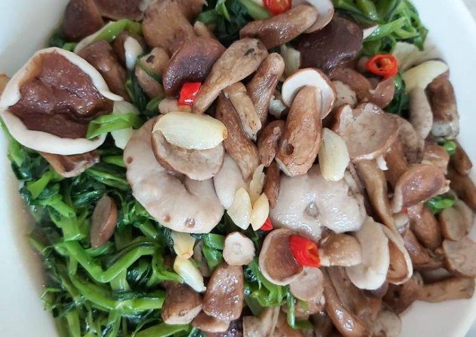 Nấm tràm thường được xào với tôm, mực, thịt,...- Ảnh: interent