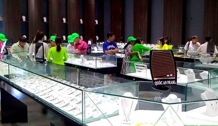 Ngọc trai Quốc An thu hút đông người mua - Ảnh: internet