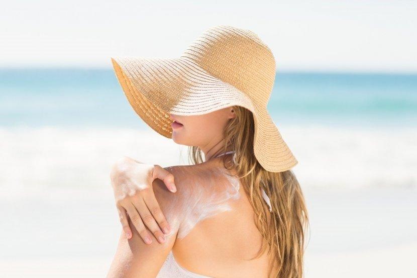 kem chống nắng sẽ giúp bảo vệ da khỏi các tác động của tia V (Ảnh: internet)