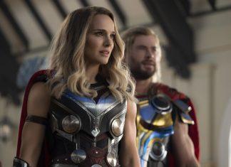 Tại sao Chris Hemsworth không ăn thịt trước khi hôn Natalie Portman trong ‘Thor 4’?