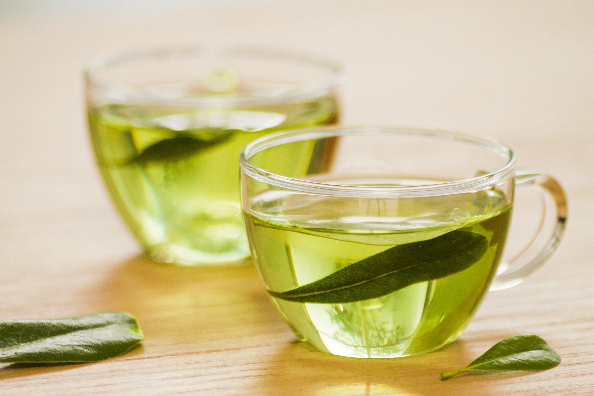 Dùng trà xanh mỗi ngày giúp thải độc và giảm chất béo an toàn cho người dùng (Nguồn: Internet)