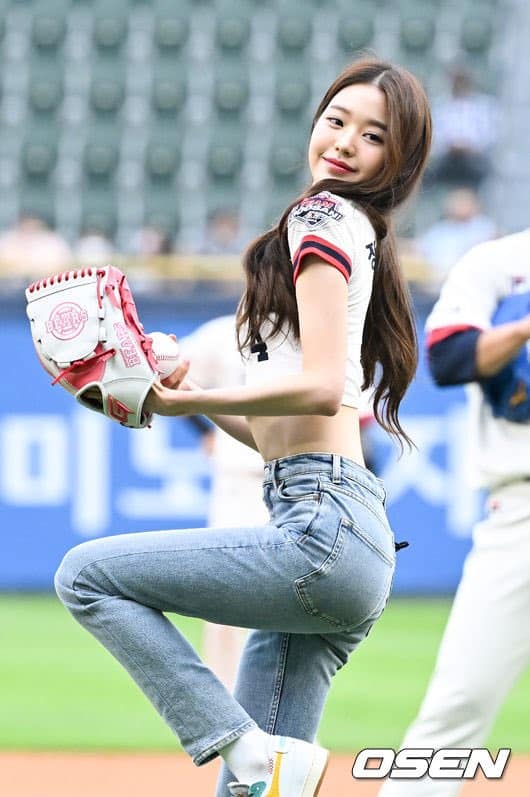 Wonyoung trong trận đấu bóng chày gần đây