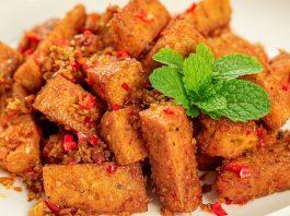 Đậu hũ kho sả ớt.