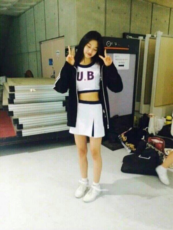 Doyeon Weki Meki từng là cheerleader khi còn học tại trường Guri (Ảnh: Internet)