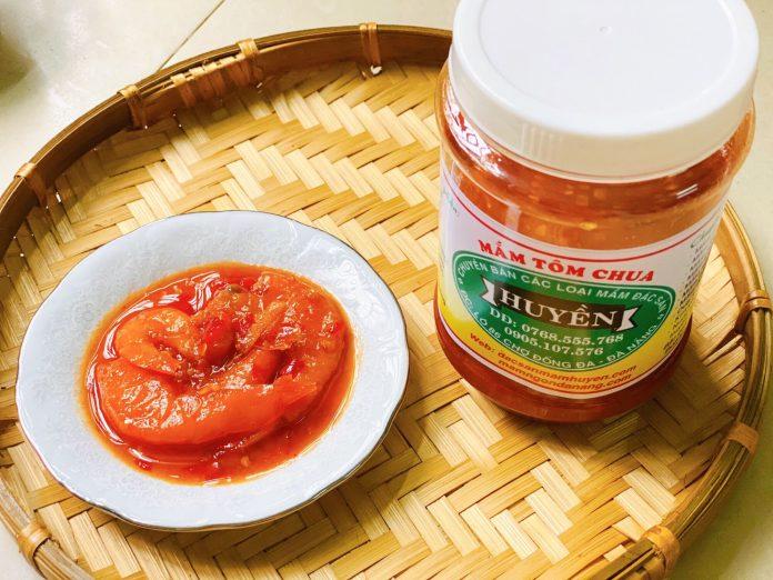 Mắm tôm chua thích hợp ăn với thịt heo luộc hay bát cơm nóng (Nguồn: Internet)