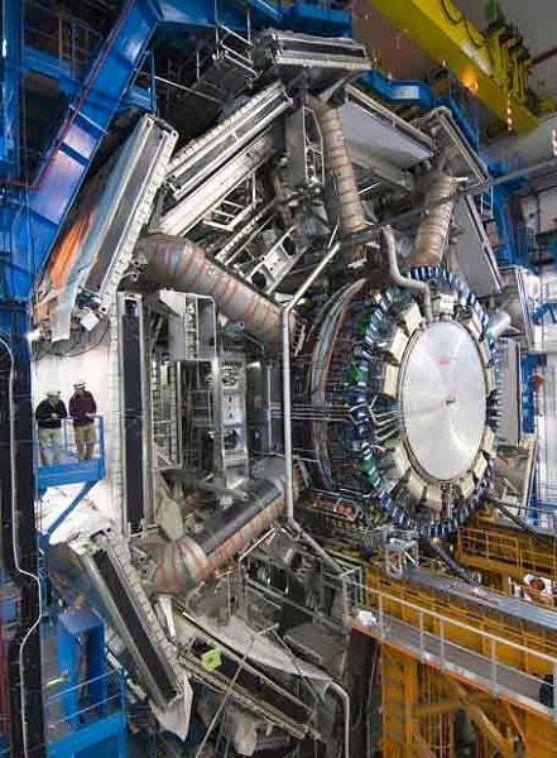 Máy gia tốc hạt LHC được dự đoán là sẽ có nhiều đột phá lớn trong vật lý lượng tử (Nguồn: Internet)