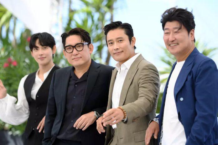 Đạo diễn nổi tiếng Han Jae-rim cùng những diễn viên của bộ phim (Nguồn: Internet)
