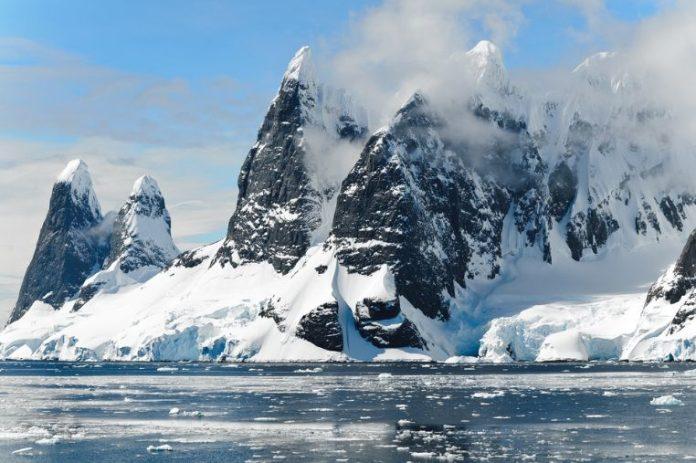 Nam Cực có độ cao trung bình hơn 3000m so với mục nước biển (Nguồn: Internet)