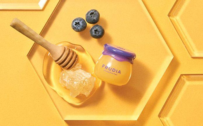 Dưỡng môi Frudia Blueberry Hydrating Honey Lip Balm (ảnh: internet)