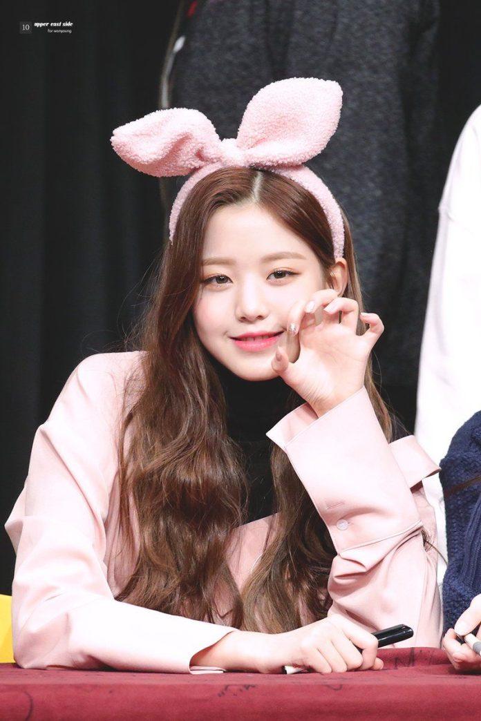 Wonyoung ở fansign rất nhẹ nhàng, dễ thương (Ảnh: Internet)