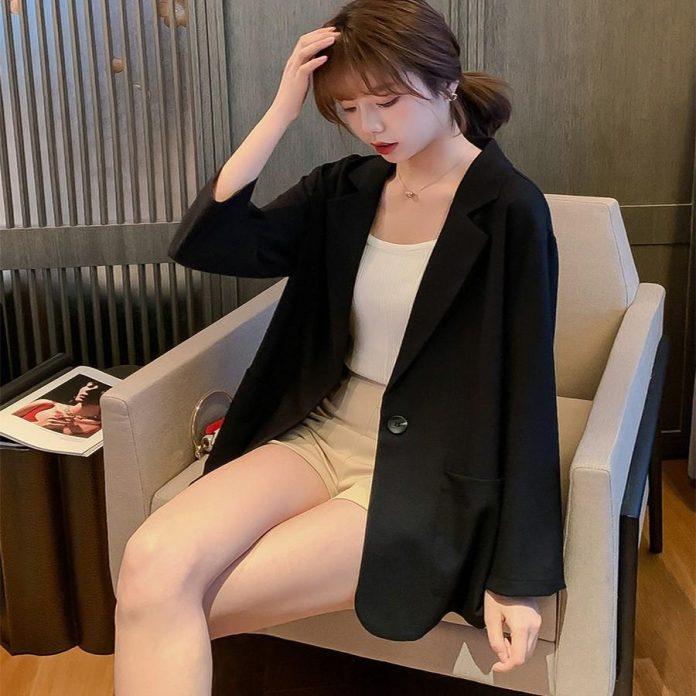 Áo vest blazer tăng phần cá tính cho nàng (Nguồn: Internet)