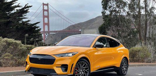Xe điện Ford Mustang Mach-E 2022 (Ảnh: Internet)