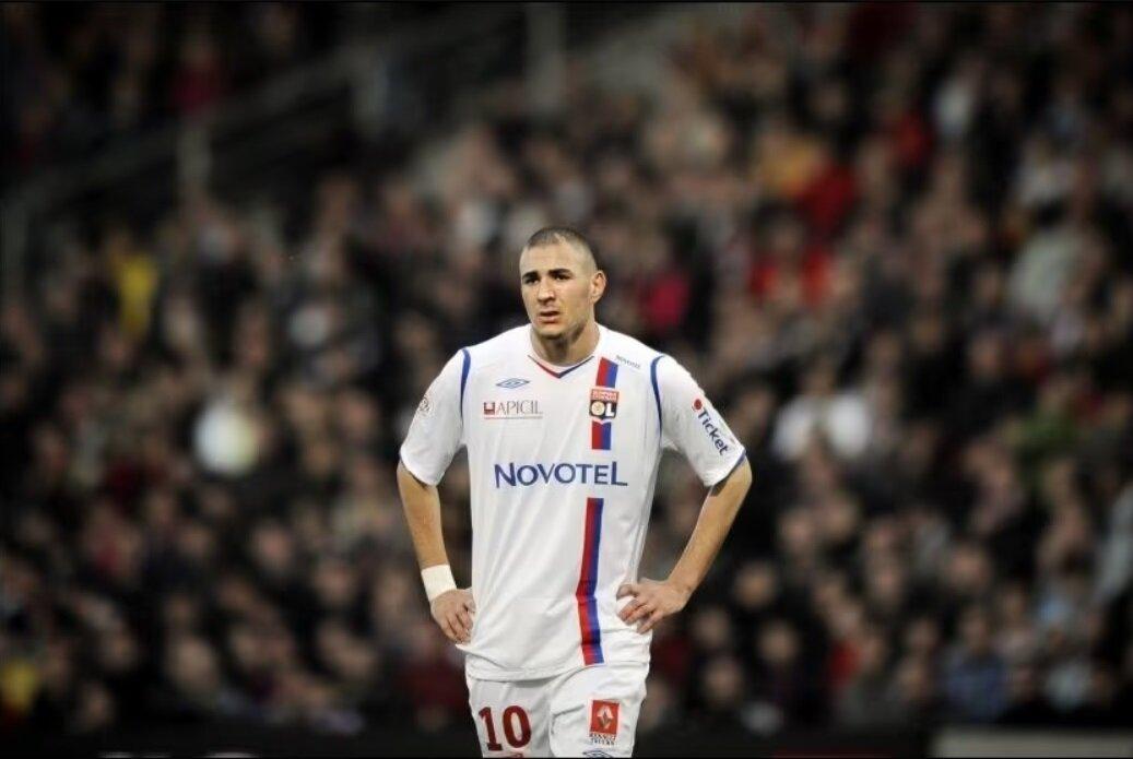 Benzema có mùa giải cuối cùng tại Lyon vào năm 2009 và chuyển sang thi đấu cho Real (Ảnh: Internet)