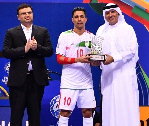 Pivo số 10 Tayebi của Iran nhận giải vua phá lưới của AFC Futsal Asian 2022 (Ảnh: Internet)