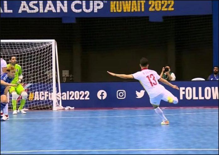 Nhan Gia Hưng (fixo số 13) và những pha lên công về thủ đầy sức trẻ của tuyển Futsal Việt Nam (Ảnh: Internet)