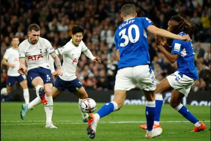 Hojbjerg ghi bàn ấn định tỉ số 2-0 cho Tottenham trước Everton (Ảnh: Internet)
