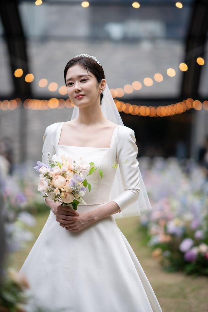 "Yêu tinh không tuổi" Jang Na Ra chính thức kết hôn ở tuổi 41 (Ảnh: Internet)