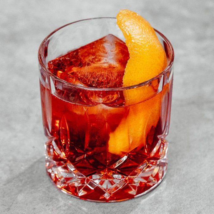 Negroni nổi tiếng với những người sành về rượu (Ảnh: Internet)