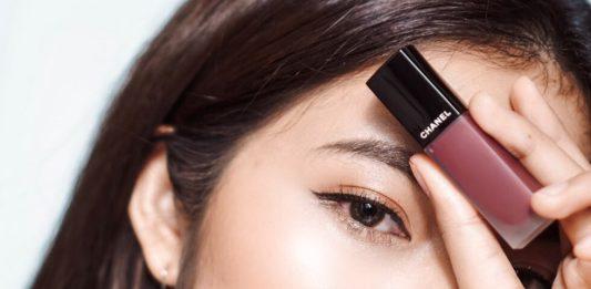 Nổi bần bật với màu son đỏ quyến rũ