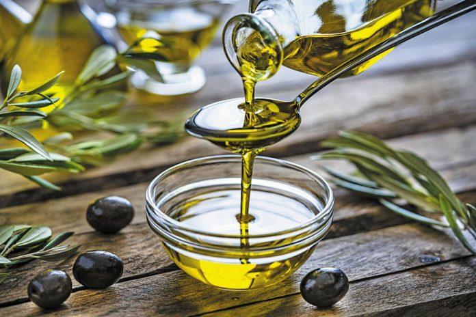 Nên sử dụng dầu olive (Ảnh: Internet)