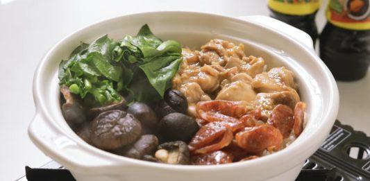 Nấu cơm niêu cùng các nguyên liệu ưa thích. Nguồn: YouTube Culinary Frank