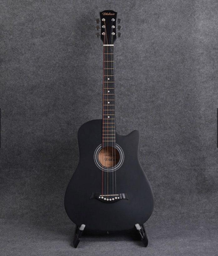 Đàn guitar acoustic màu đen Diduo/HT tặng bao và full 14 phụ kiện (Nguồn: Shopee)