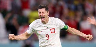Robert Lewandowski bật khóc sau khi ghi bàn thắng đầu tiên tại Woirld Cup 2022 (Ảnh: Internet)
