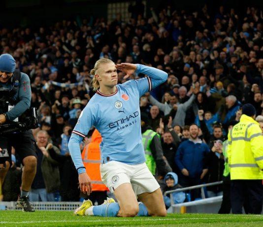 Premier League vòng 15: Erling Haaland đã quay trở lại MANCHESTER, ENGLAND - NOVEMBER 05: Erling Haaland of Manchester City celebrates after scoring their team s second goal during the Premier League match between Manchester City and Fulham FC at Etihad Stadium on November 05, 2022 in Manchester, England. (Photo by Lynne Cameron - Manchester City/Manchester City FC via Getty Images)