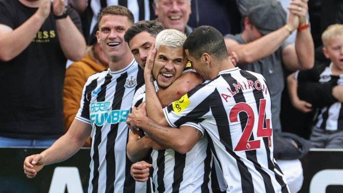 Newcastle tiếp tục bay cao trên bảng xếp hạng NHA sau chiến thắng trước Aston Villa ở vòng 14 (Ảnh: Internet)